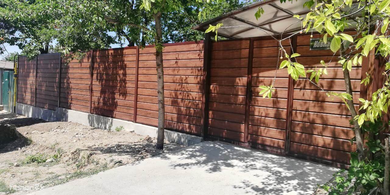 Забор из металлосайдинга ЕВРО-БРУС Каштан фото4 в Березниках