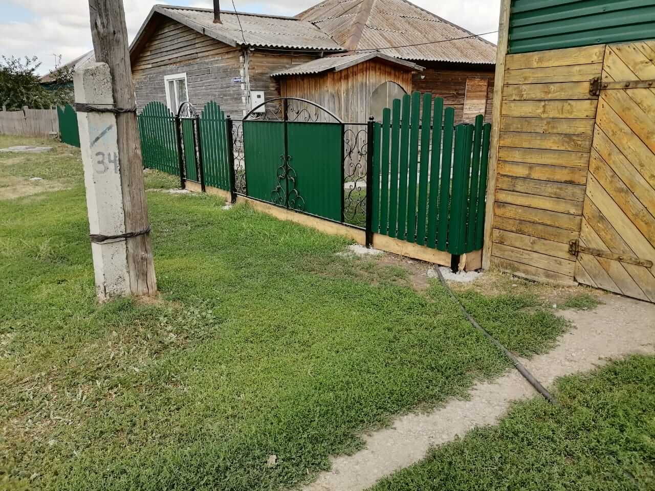 забор из штакетника Зеленый Мох фото2 в Березниках