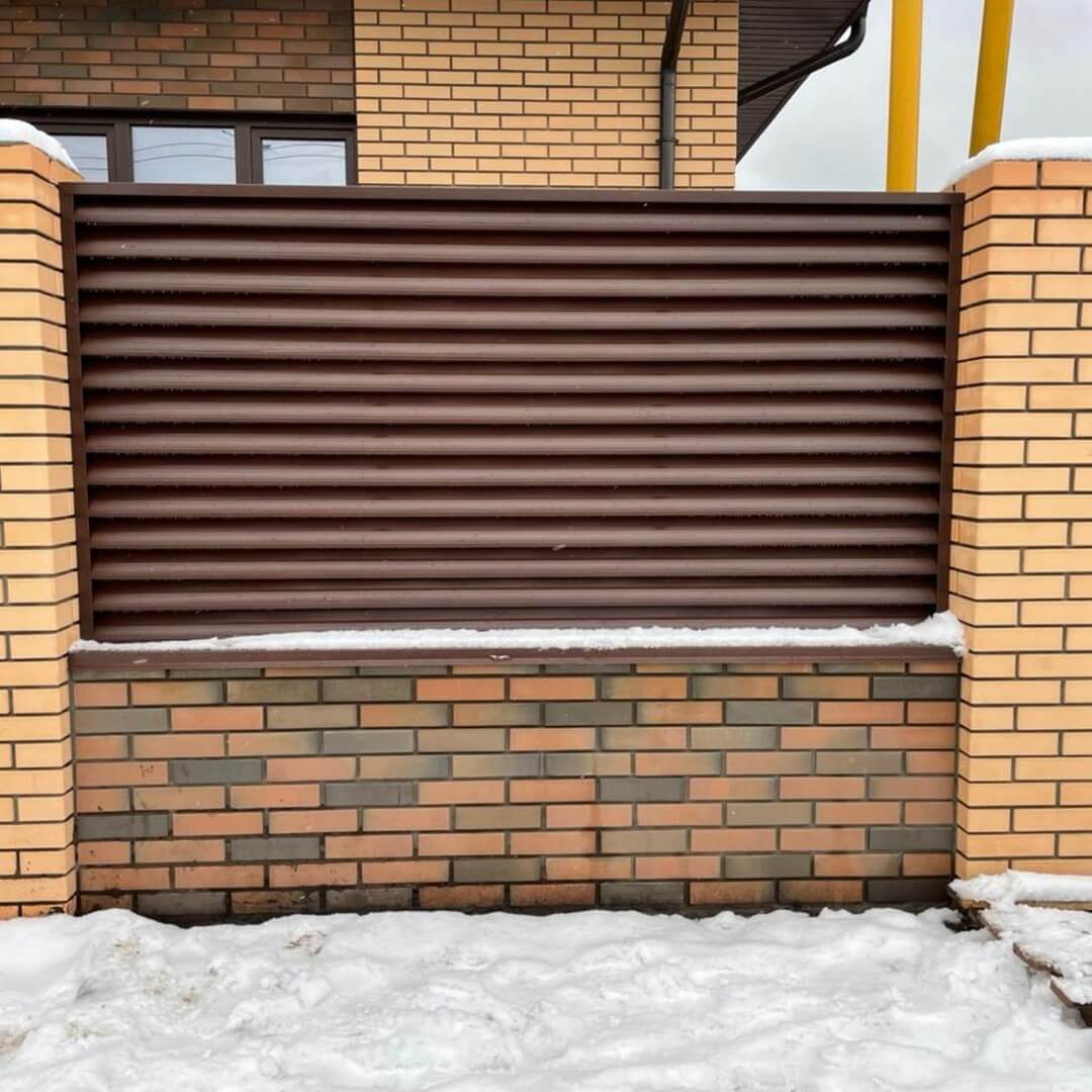 Забор-жалюзи ral8017/8017 шоколад двухсторонний фото6 в Березниках