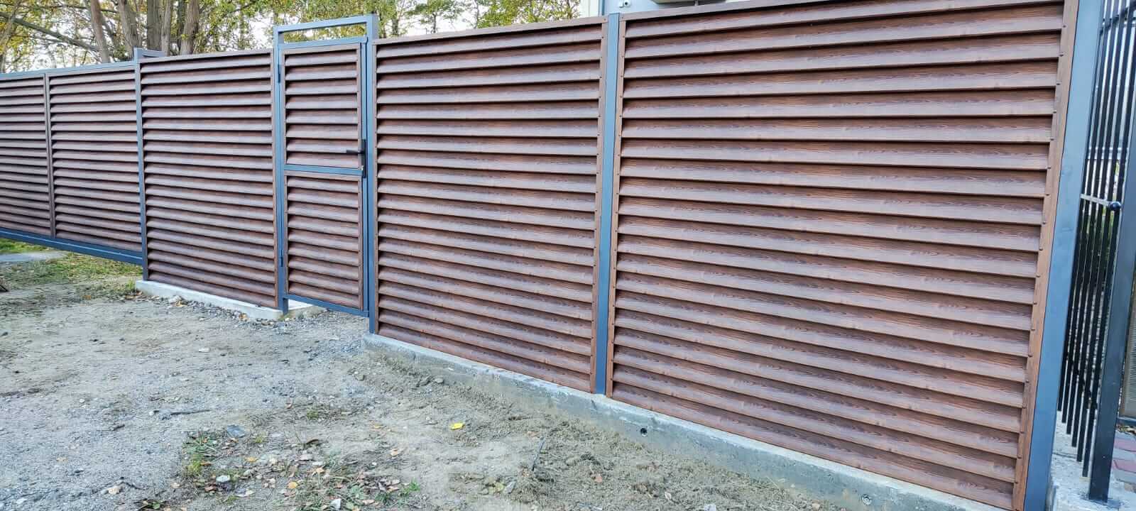 забор-жалюзи с ламелями еврожалюзи printech каштан фото1 в Березниках