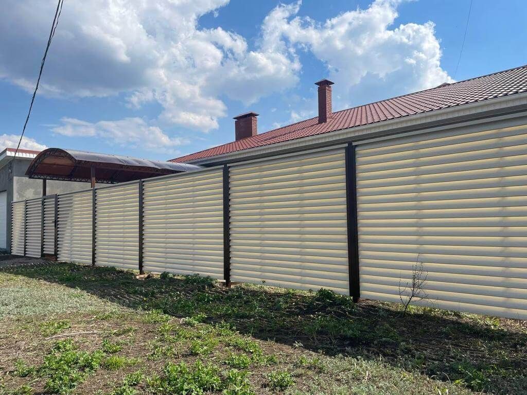 Забор из ламелей Еврожалюзи 25м RAL1015/1015 Слоновая Кость двусторонний в Березниках
