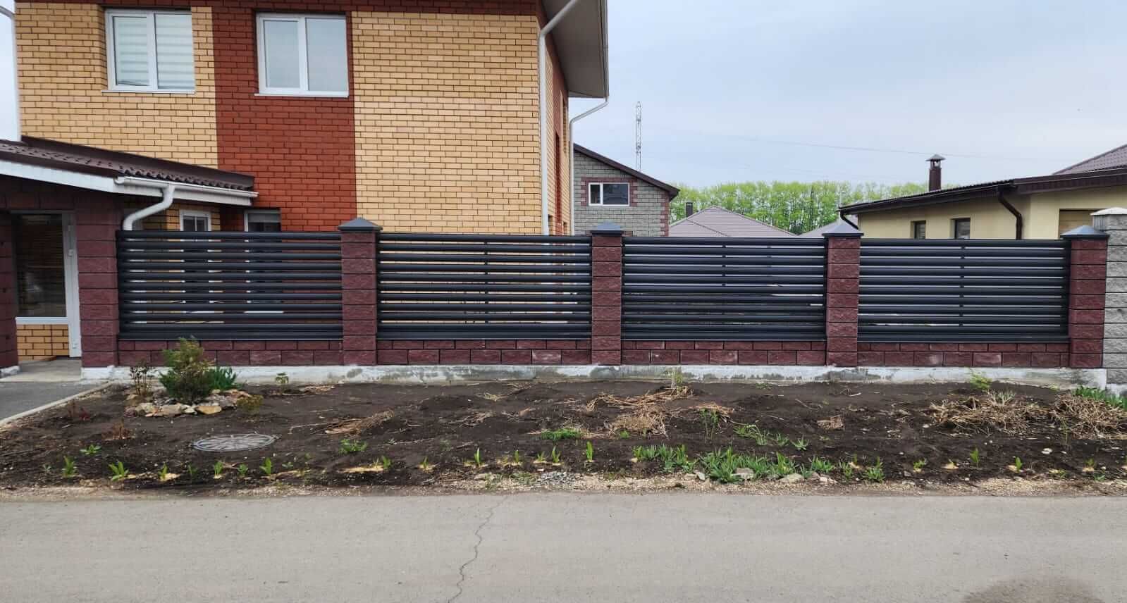 Забор-ранчо из штакетника 21м RAL7024/7024 Серый Графит МАТТЕ фото 8 в Березниках