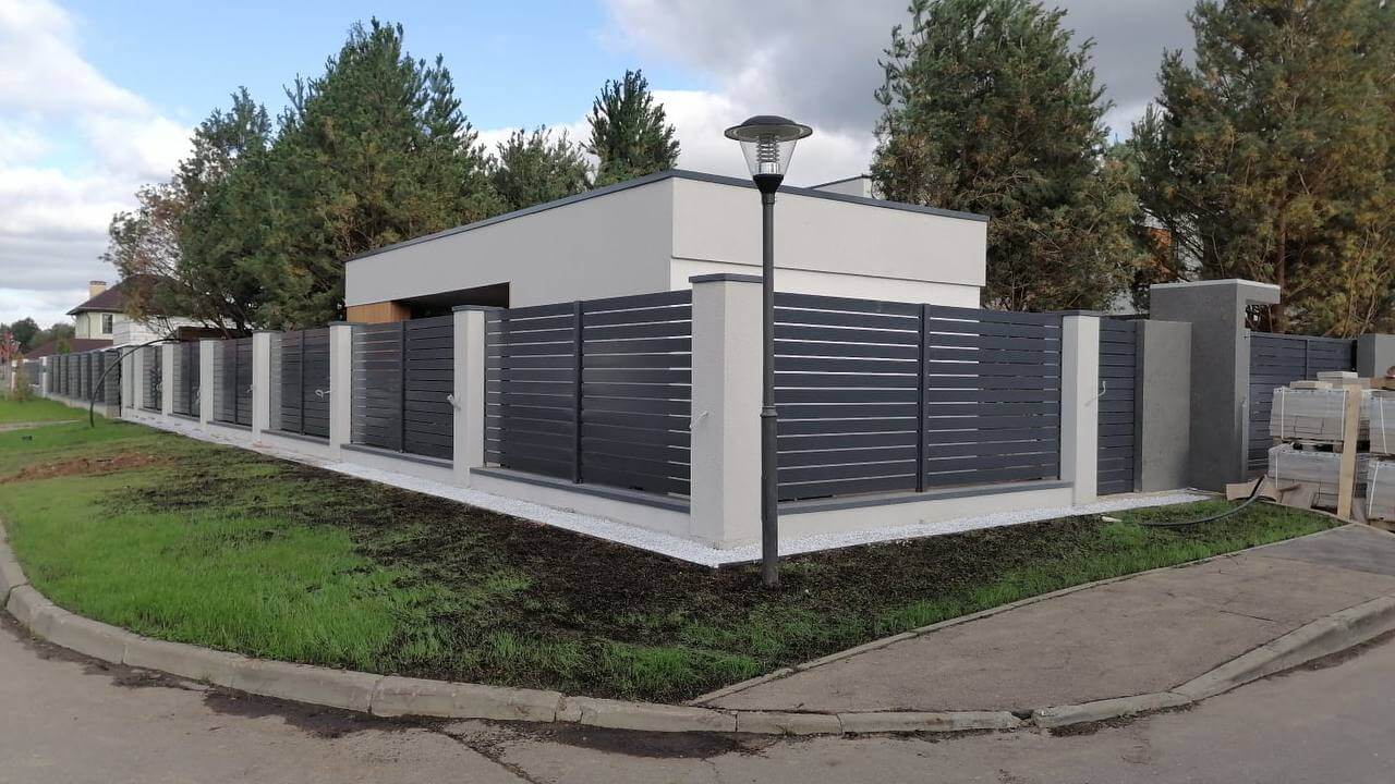 Забор-ранчо из металлопланкена 36м RAL7024 Серый Графит фото 7 в Березниках