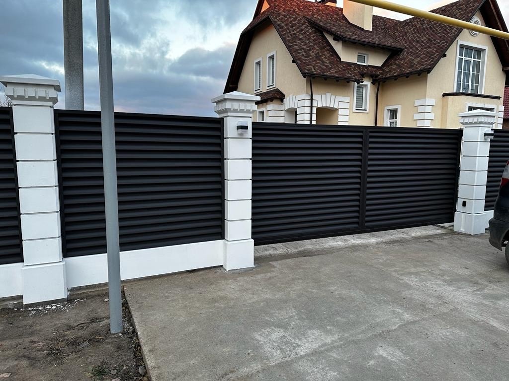 Забор из ламелей Еврожалюзи 35м RAL8019/8019 Темный Шоколад двусторонний MATTE фото 1 в Березниках
