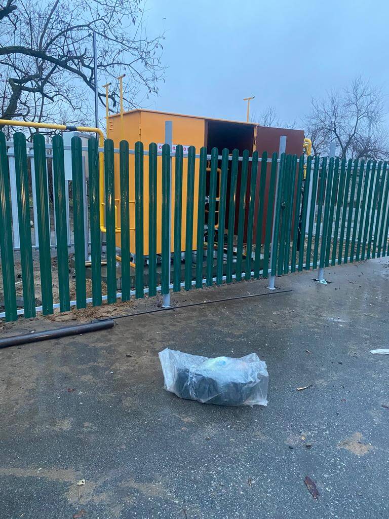 Забор из штакетника ЭКО-М 12м RAL6005 Зеленый Мох в Березниках