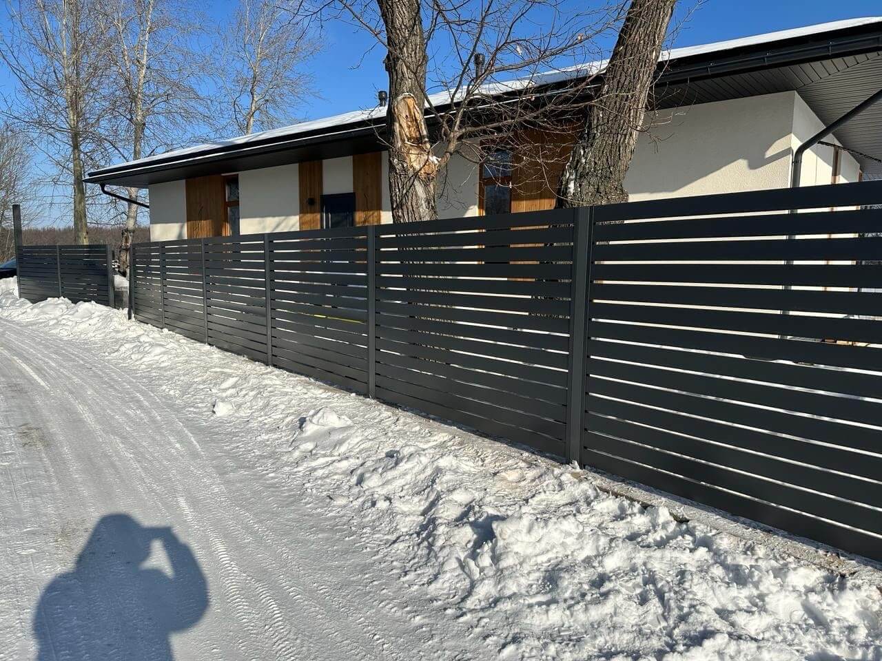 Забор-ранчо из металлопланкена 37м RAL7024 Серый Графит фото 1 в Березниках