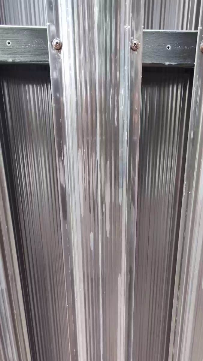 Забор из евроштакетника 22м RAL8019/8019 Темный Шоколад двусторонний фото 3 в Березниках