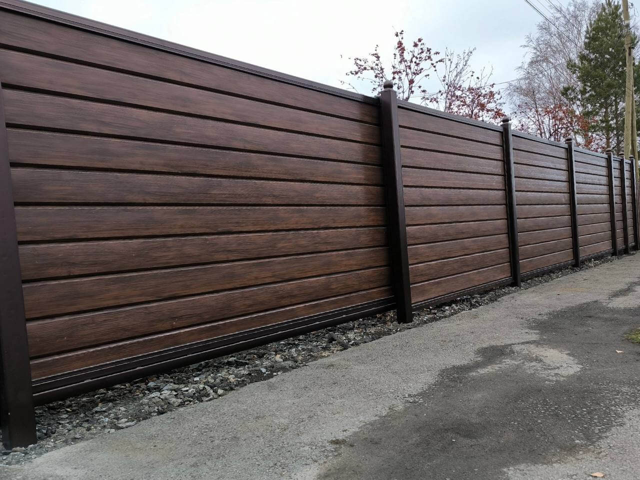 Забор из металлосайдинга Евро-Брус 46м Античное Дерево Принтек фото 5 в Березниках