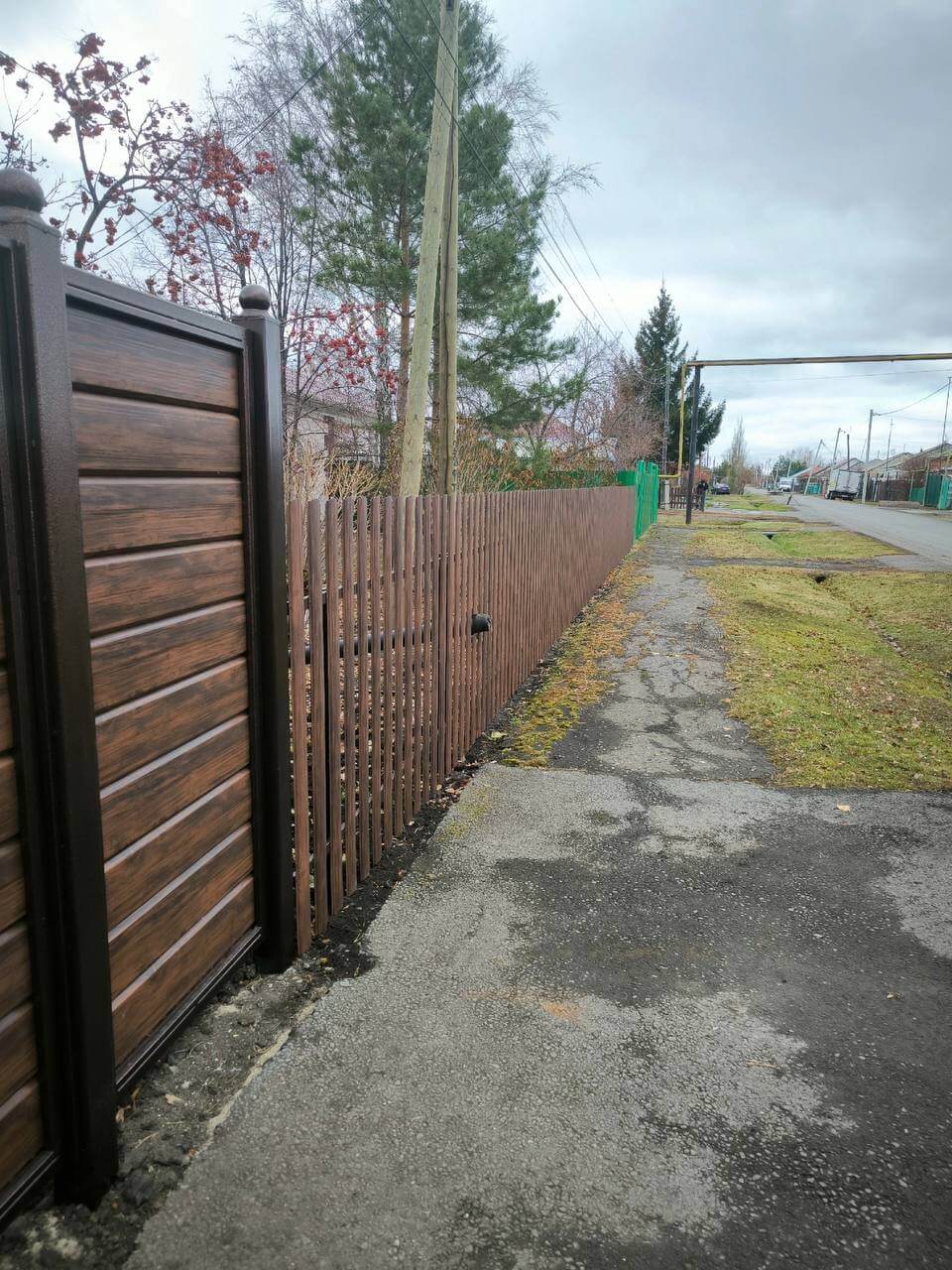 Забор из металлосайдинга Евро-Брус 46м Античное Дерево Принтек фото 3 в Березниках