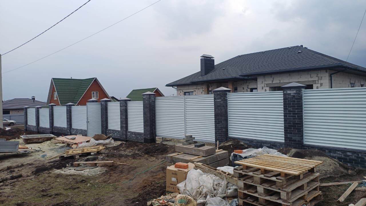 Забор-жалюзи из ламелей ЭКО-Z 94м RAL9003/9003 Белый двусторонний фото 2 в Березниках