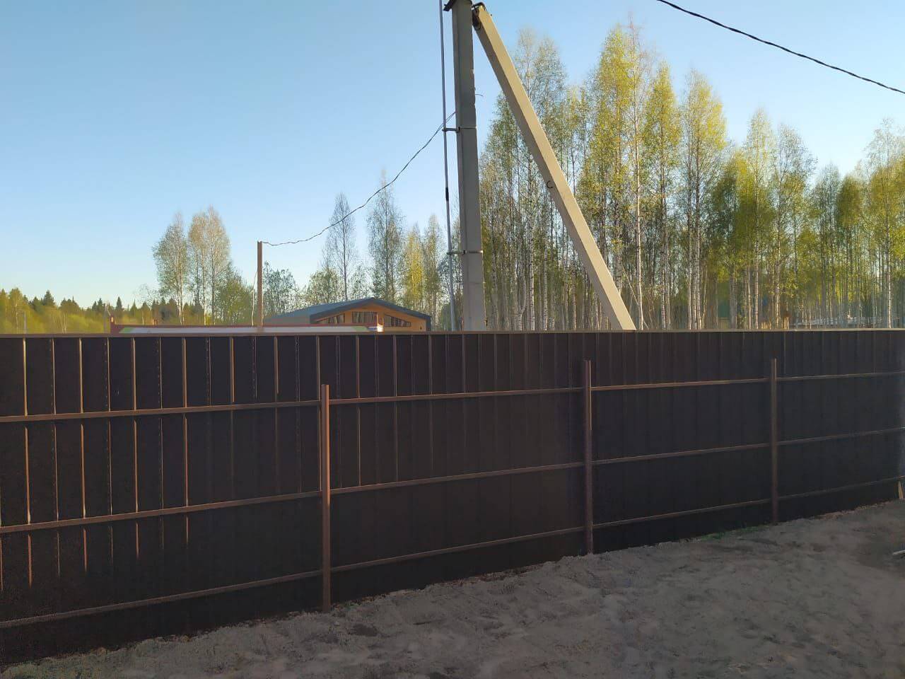 Забор из металлосайдинга ЕВРО-БРУС 25м Темный Каштан 3D Принтек фото 5 в Березниках