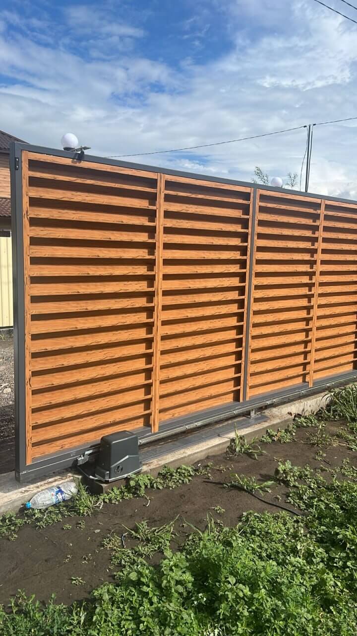 Забор-жалюзи из ламелей Хай-Тек 57м Кипарис 2xPrintech двусторонний фото 1 в Березниках