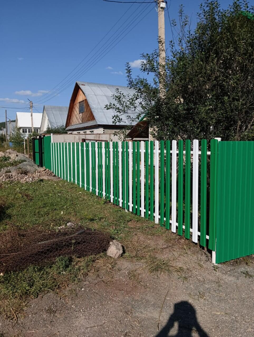 Забор из евроштакетника 10м RAL9003 Белый, RAL6029 Зеленая Мята в Березниках
