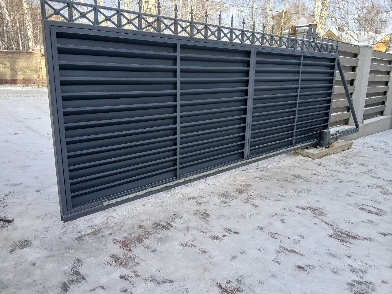 Входная группа из ламелей Хай-Тек RAL7024/7024 Серый Графит двусторонний МАТТЕ фото 8 в Березниках