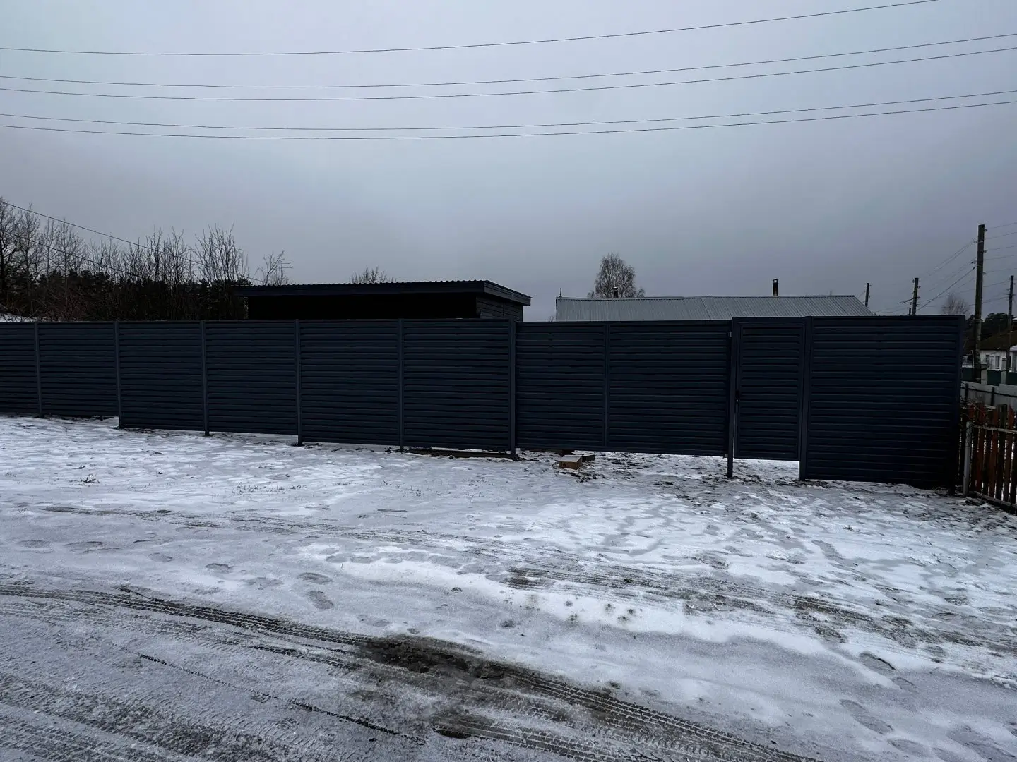 Забор-жалюзи из ламелей Хай-Тек 20м RAL7024/7024 Серый Графит двусторонний МАТТЕ фото 1 в Березниках