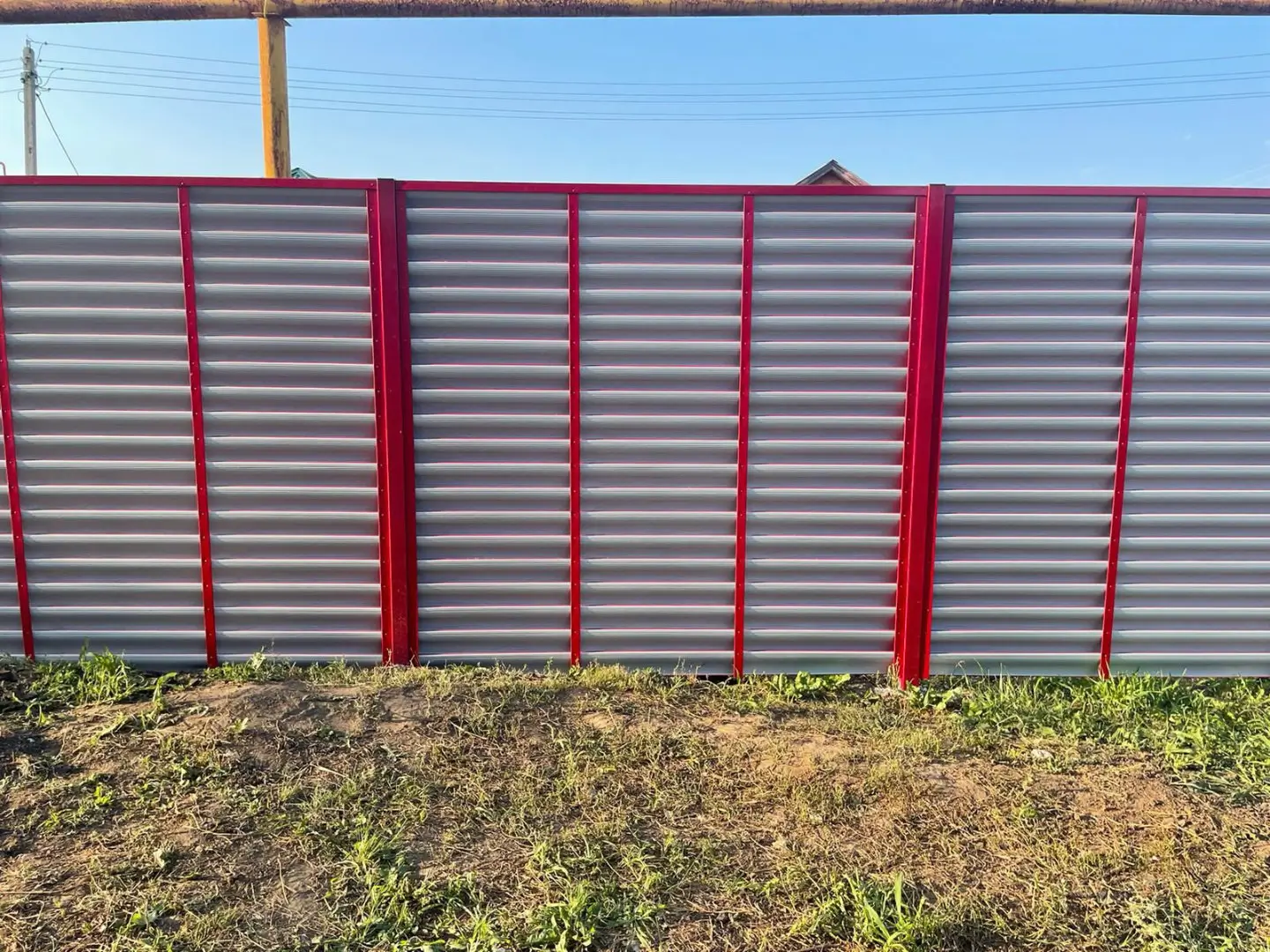 Забор-жалюзи из ламелей Еврожалюзи 24м RAL3003 Рубин фото 5 в Березниках