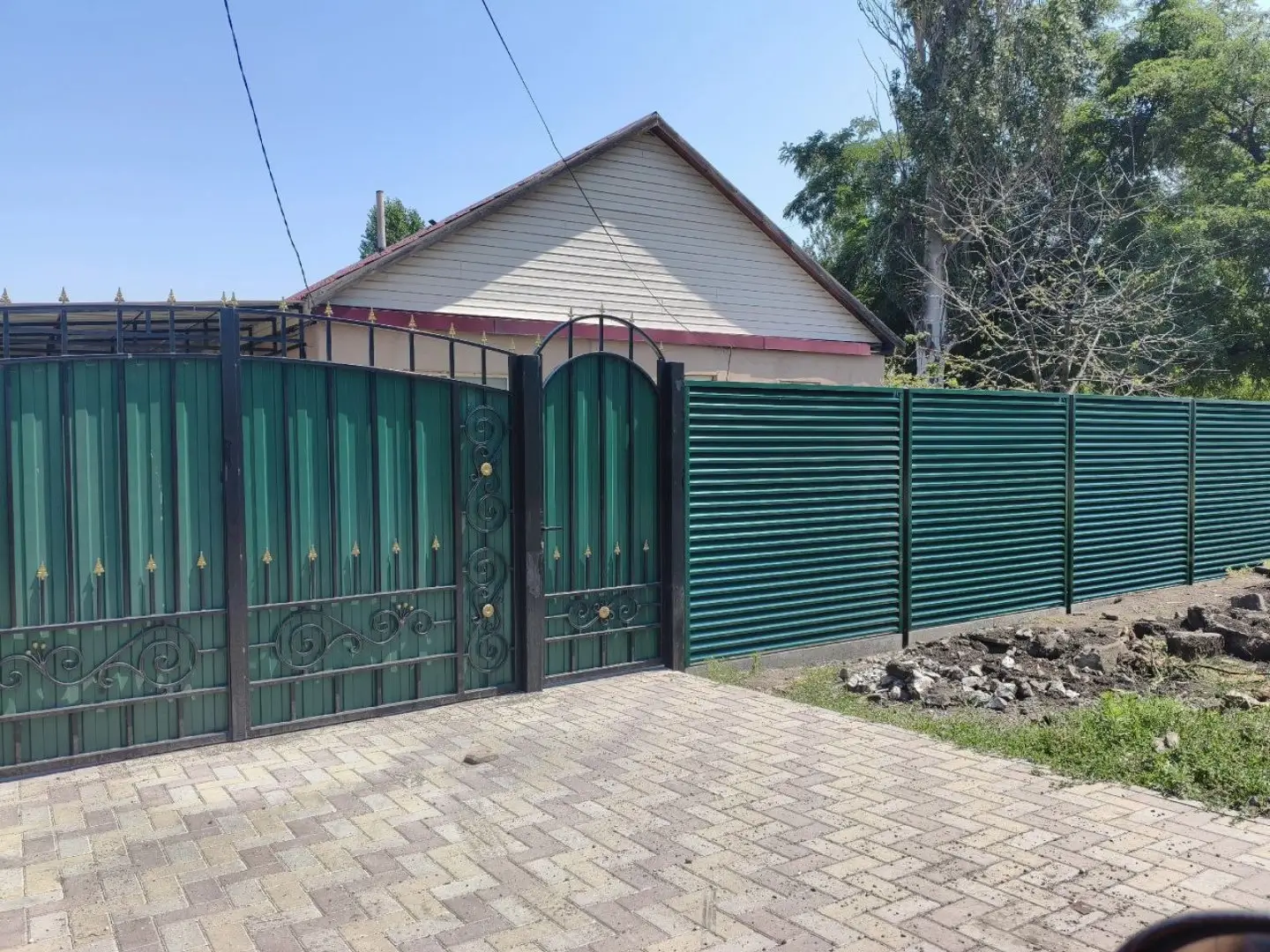 Забор-жалюзи из ламелей ЭКО-Z 24м RAL6005 Зеленый Мох в Березниках